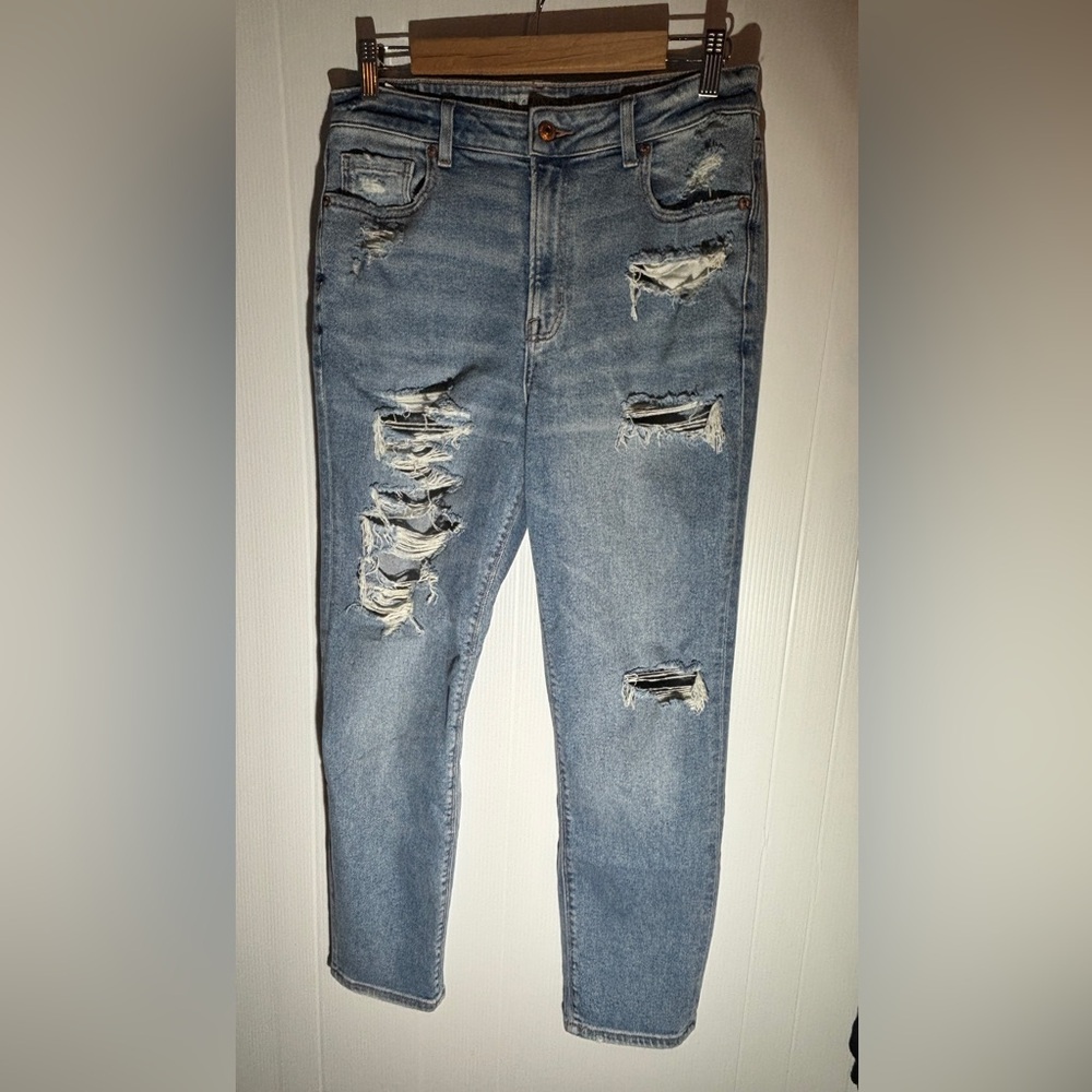 American Eagle Outfitters Light Blue Distressed standard regular Jeans size 8